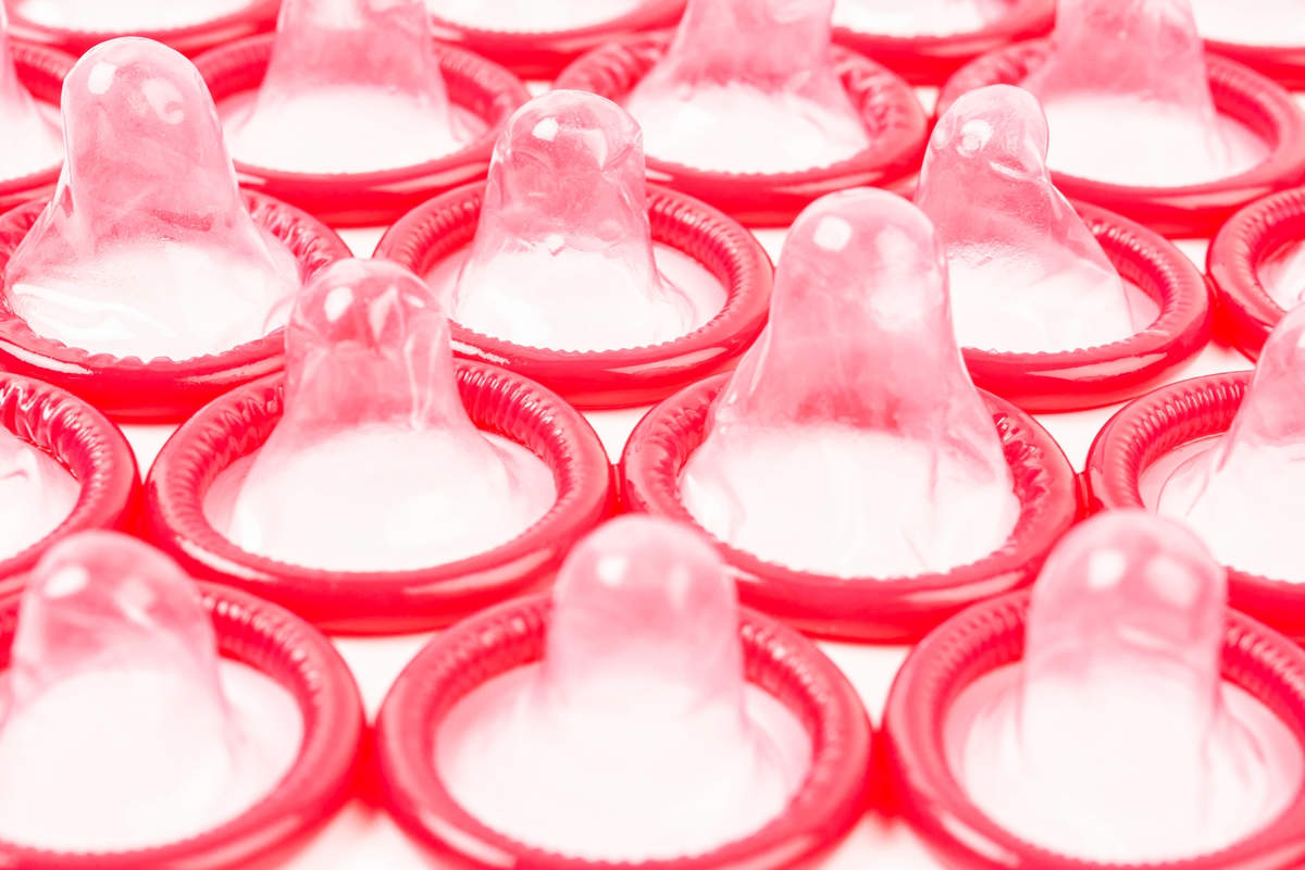 Sanksi anti-Rusia bangkrutkan pembuat kondom terbesar di Eropa